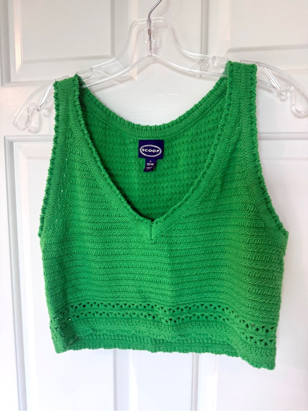 Scoop Knit V-Neck Crop Tank Top - Green - Picture 4 of 7